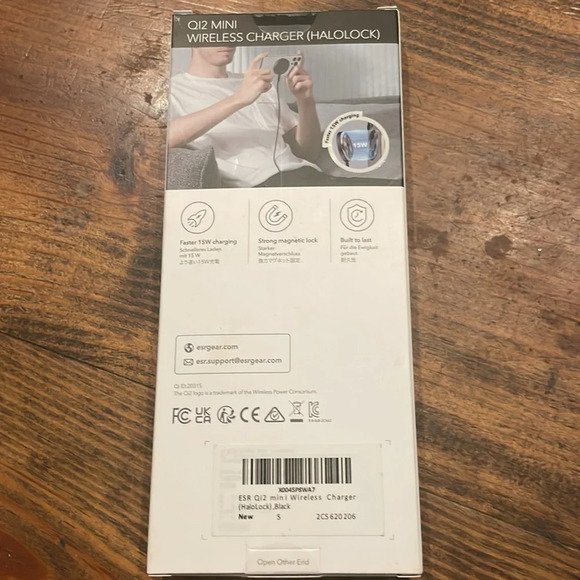 ESR mini wireless charger (black) - Picture 2 of 2